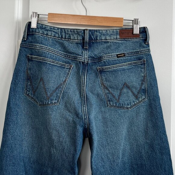 WRANGLER~ Mid-Rise Loose Straight Blue Jean / Size 6 - Picture 6 of 8